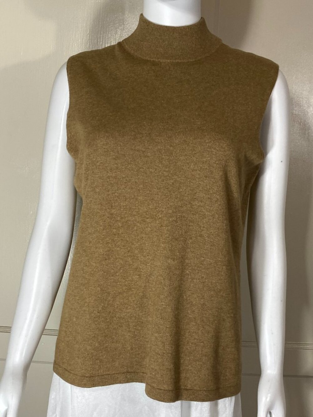 VINTAGE ESCADA Italy Cashmere Silk Wool Sleeveless Mock Neck Sweater Camel Sz L